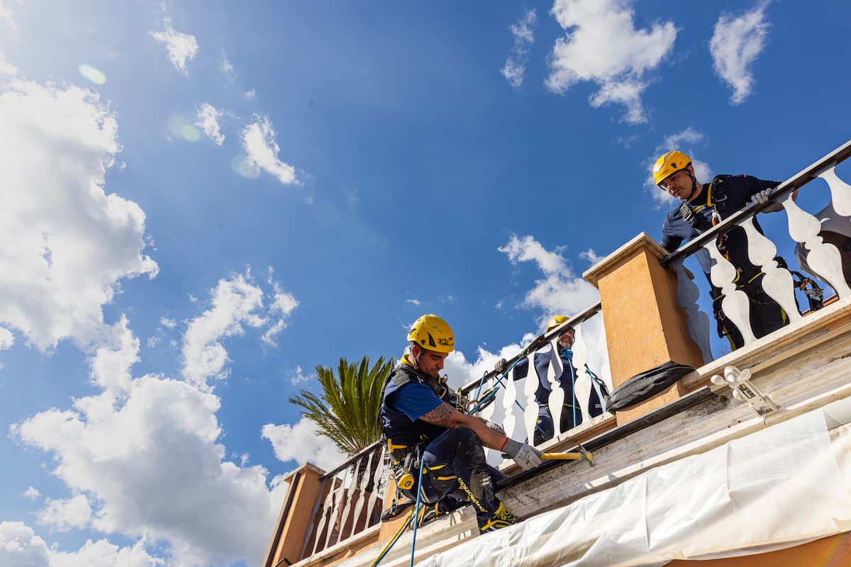 Cambiar barandillas de balcones: cuándo es necesario y cuánto cuesta